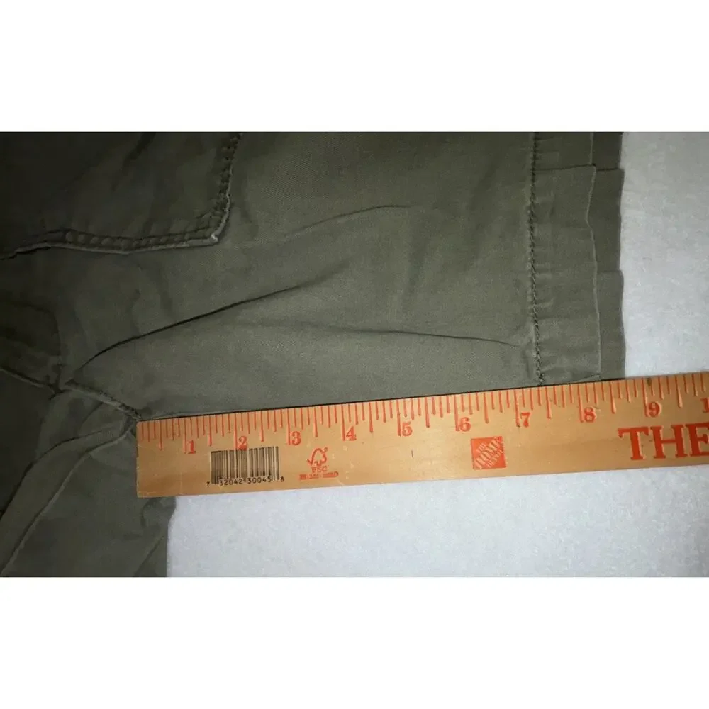 Old Navy Shorts Women’s Green Size 31 Lived-In Straight Utility Cotton